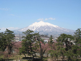 本丸からの岩木山